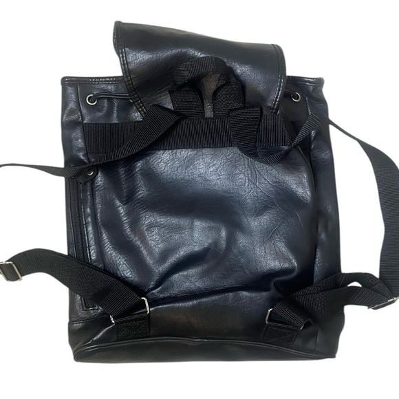 WALT DISNEY WORLD Black PVC Vintage 90's Embroidered Backpack - Picture 3 of 10